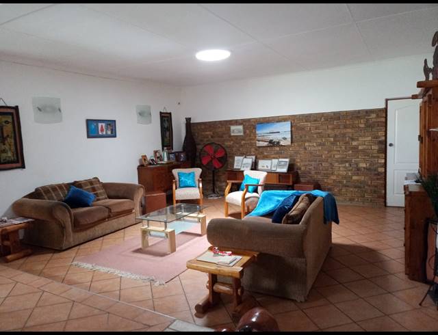 6 BEDROOM HOUSE FOR SALE IN TILEBA